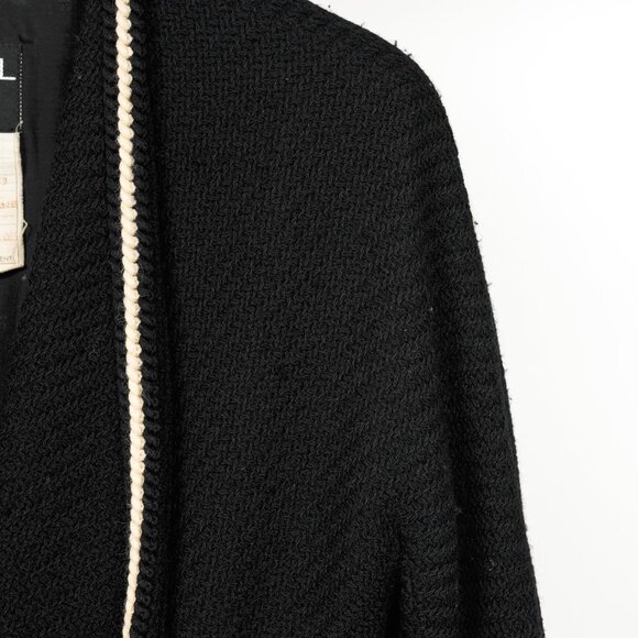 Chanel Boutique 80's Black Wool-Tweed Double-Breasted Blazer - Picture 4 of 9